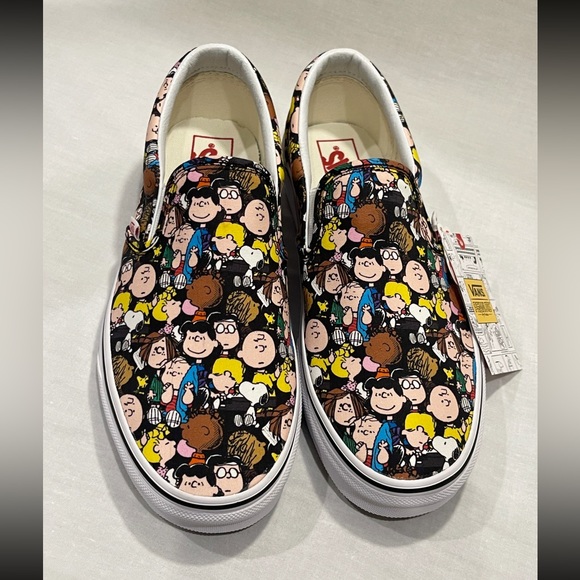 LIMITED EDITION: Vans x Peanuts “The Gang/Black” Classic Slip On Charlie Brown - Picture 2 of 9